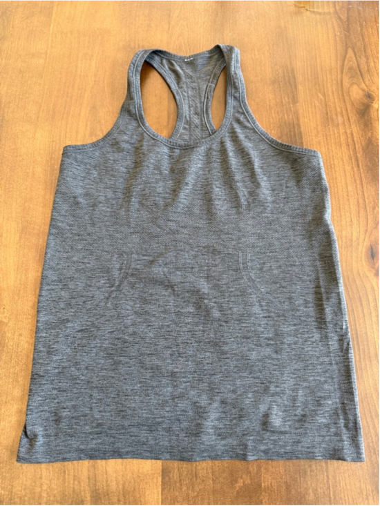 lululemon athletica Tops - Lululemon Swiftly Tank Hip Length Gray Size 10 EUC